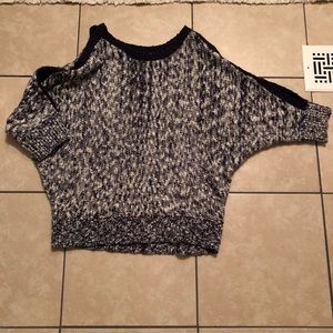 Jessica Simpson sweater size large like new!